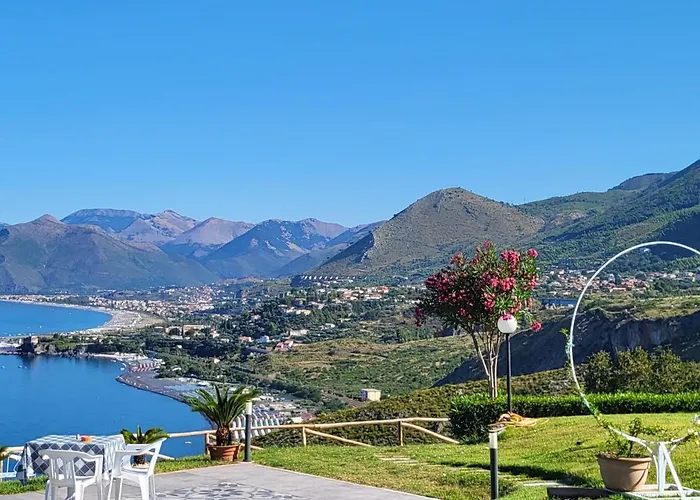 Luna Sul Mare Calabria 度假居 *